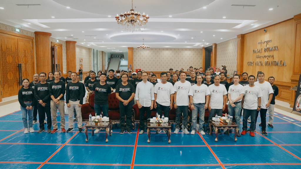 Wabup Suiasa membuka 2nd Mangupura Koi Show